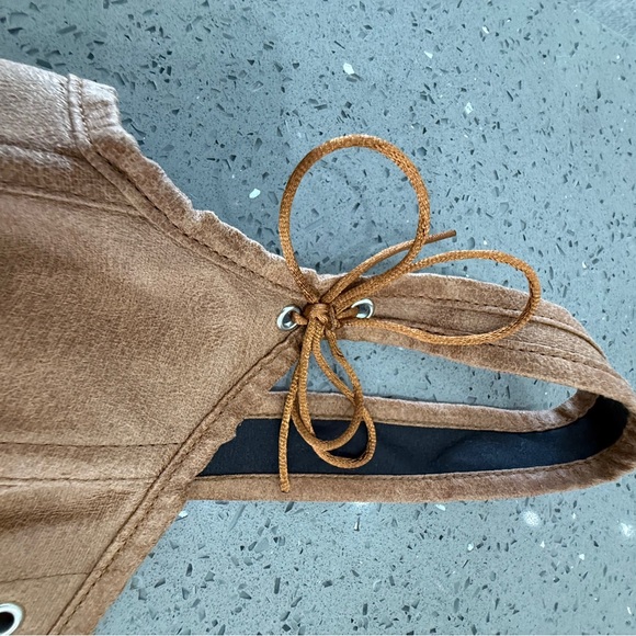 Charming Tan Vest with Lace-Up Detail - Picture 4 of 9